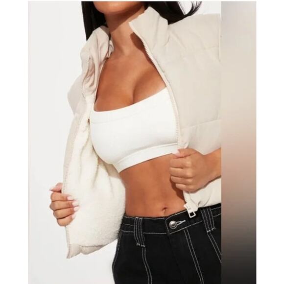 NWOT Womens Nude/Cream Cropped Puffer Vest Size XL - Picture 3 of 9